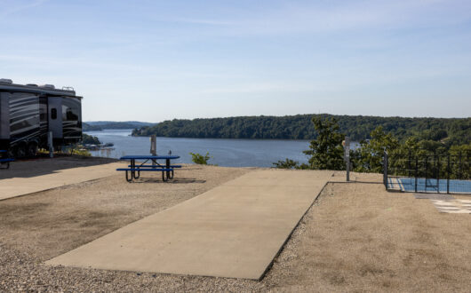 Premium Lakeview Back-in RV Site